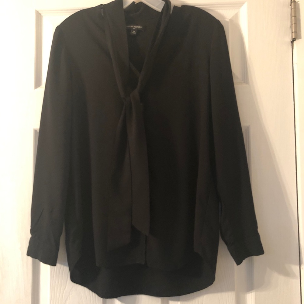 Banana Republic Factory button and tie shirt